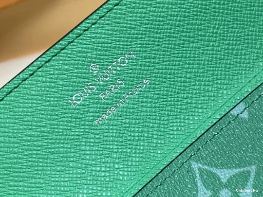 VUITTON LOUIS Card Holder Necklace-7.6*10*0.5CM 0408